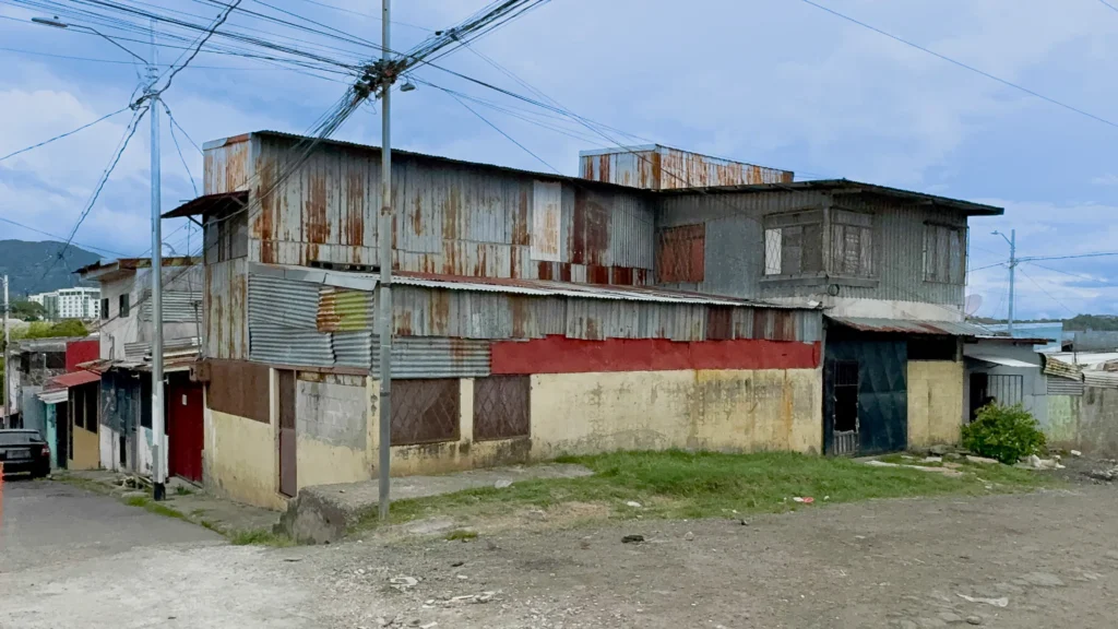 Homes in Pavas, Costa Rica, where Hope Partners cares for children and families.